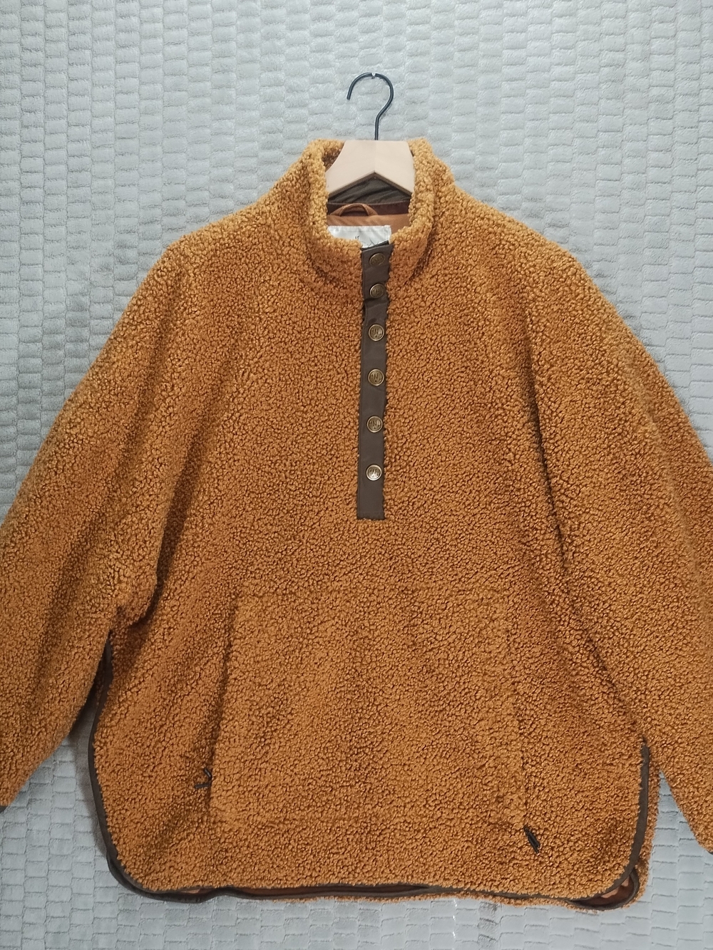 Like New-Boundless North Heavy-Weight Long Sleeve Sherpa Pullover Fleece-Camel-M